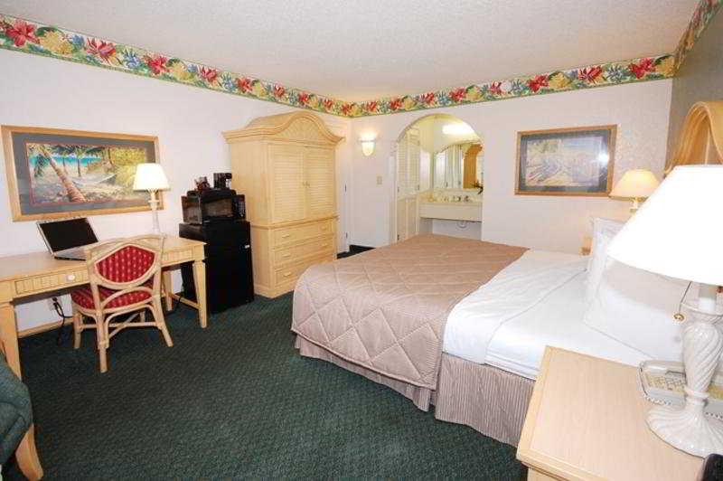 Clarion Hotel Fort Myers Bagian luar foto