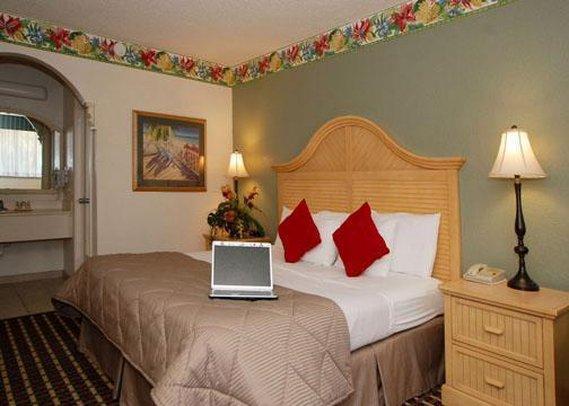 Clarion Hotel Fort Myers Ruang foto