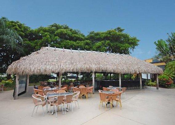 Clarion Hotel Fort Myers Restoran foto