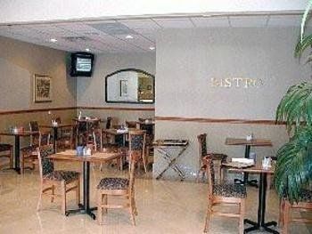 Clarion Hotel Fort Myers Restoran foto